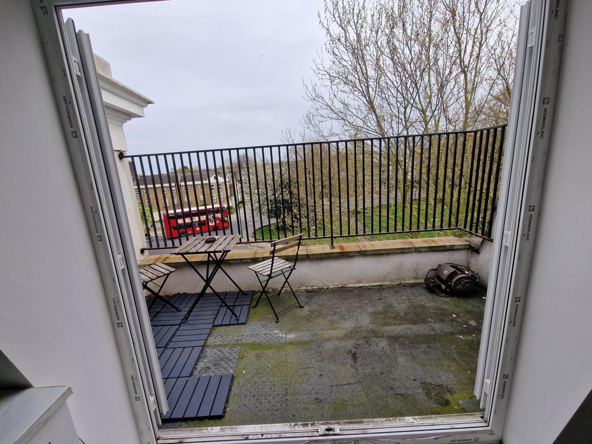 Impeccable 1-bed In Apartment *