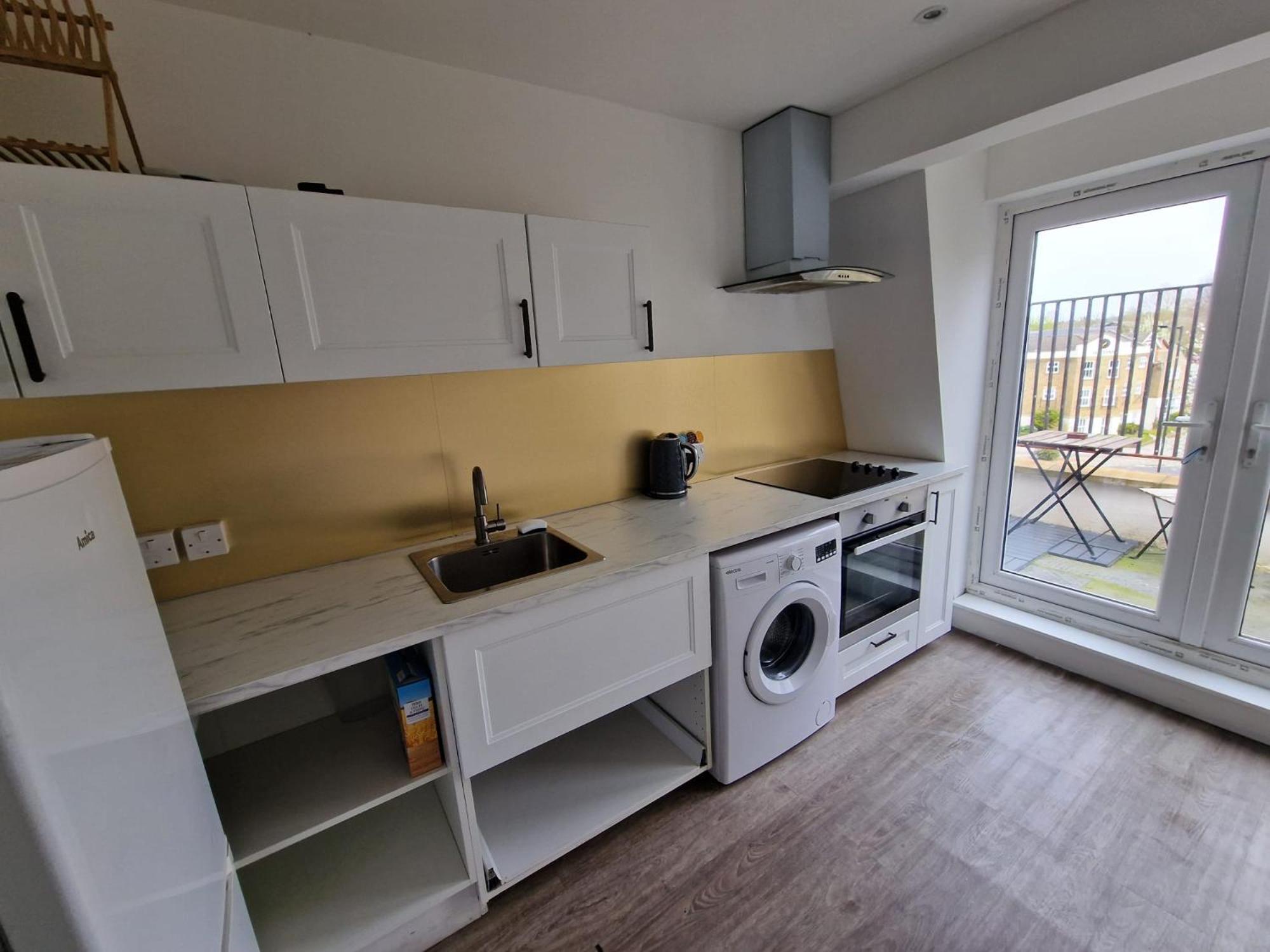 Impeccable 1-bed In Apartment London